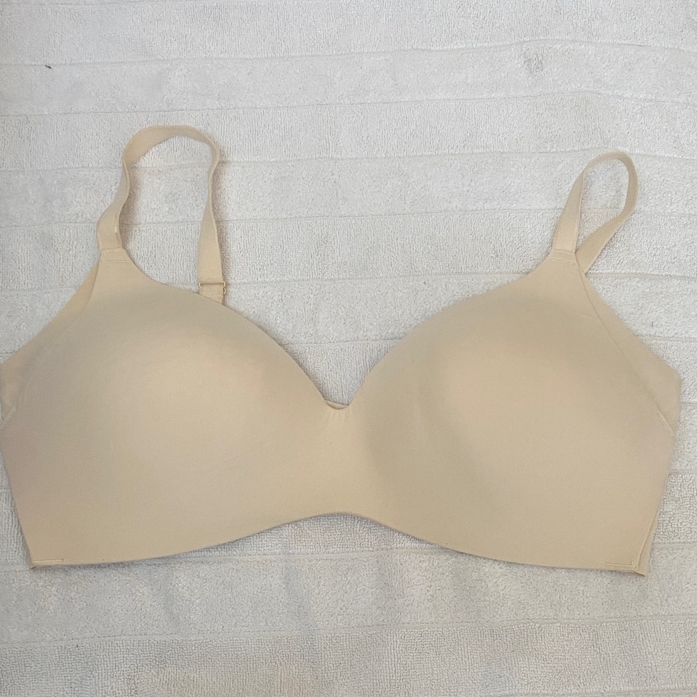 Knix Beige wingwoman bra. Size 5